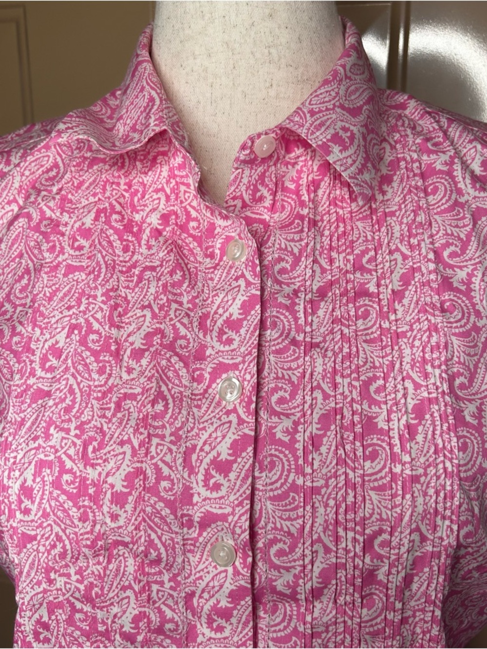 L.L. Bean Pink Paisley Sleeveless Button-Down Shirt - Picture 2 of 9